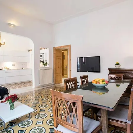 Apartment Treasurerome Opera *