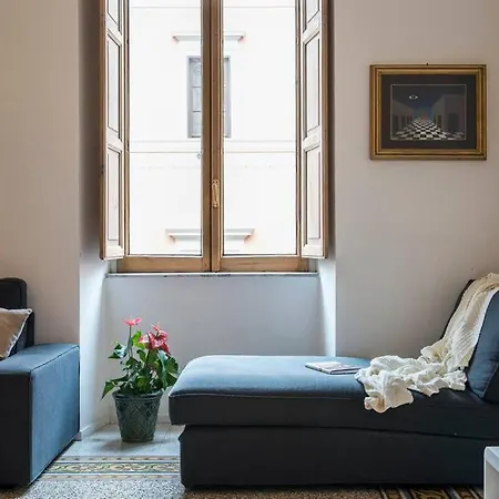 Treasurerome Opera Apartment