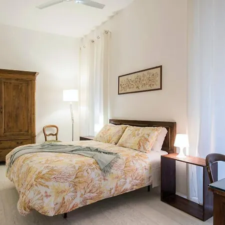 Treasurerome Opera Apartment