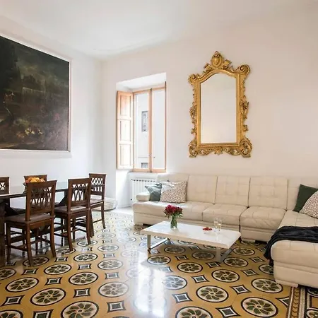 Treasurerome Opera Apartment